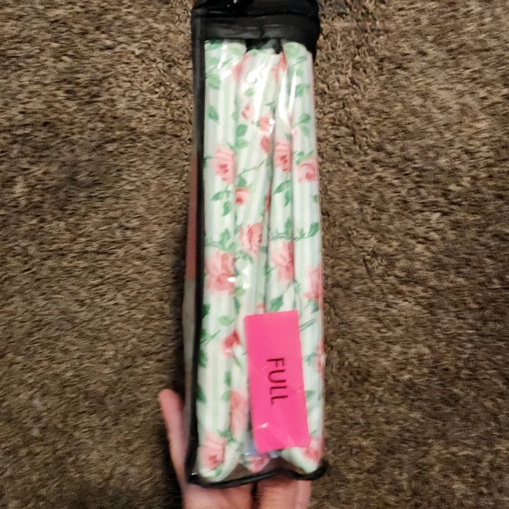 Betsy Johnson Twin Full Sheet Set Cottage Core‎ Red/Pink Roses